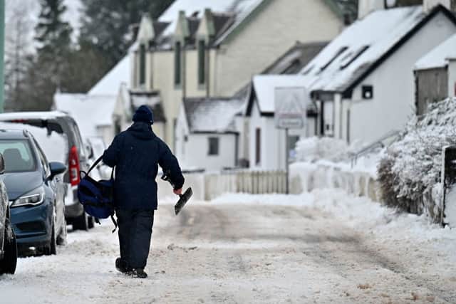 Traditionally, the Met Office used to use a single location in the country to define a white Christmas (Photo: Jeff J Mitchell/Getty Images)