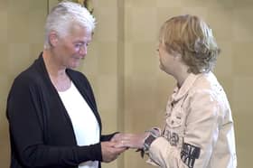 The moment Deborah Gosling, from Sheffield, met Corinne Hutton - the transplant patient who received her twin sister’s hands.