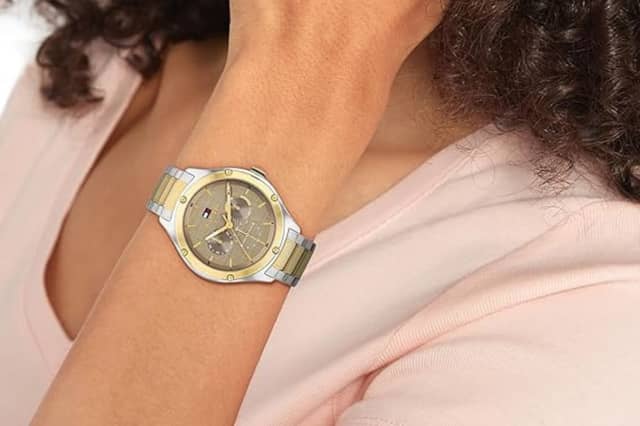 This Tommy Hilfiger watch is currently available with a 30% discount, but only for a limited time