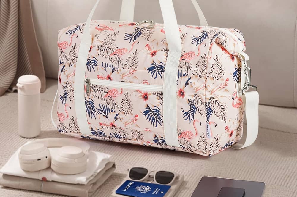 This Narwey for Ryanair Cabin Bag has a pretty flamingo print, making it stylish and practical.