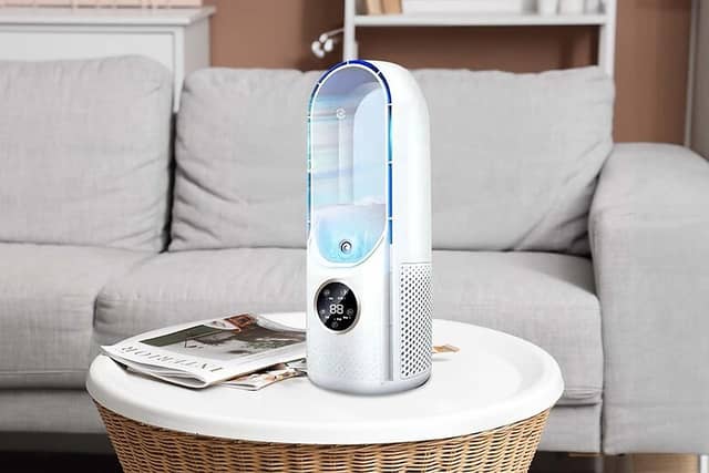 The Obero USB air cooler and humidifier fan is designed for desks, bedside tables and small rooms