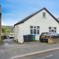 Hemel Hempstead bungalow for £515,000 has a private upstairs bedroom suite