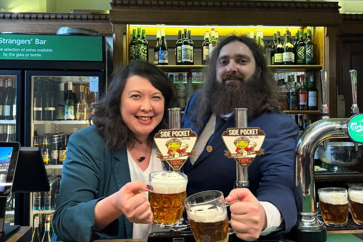 Hertfordshire Ale im Strangers' Bar des Parlaments ausgeschenkt