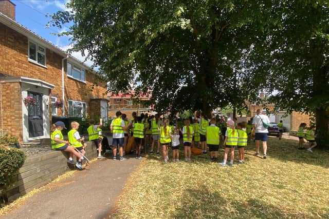 Oakleaf Primary School community litter pick