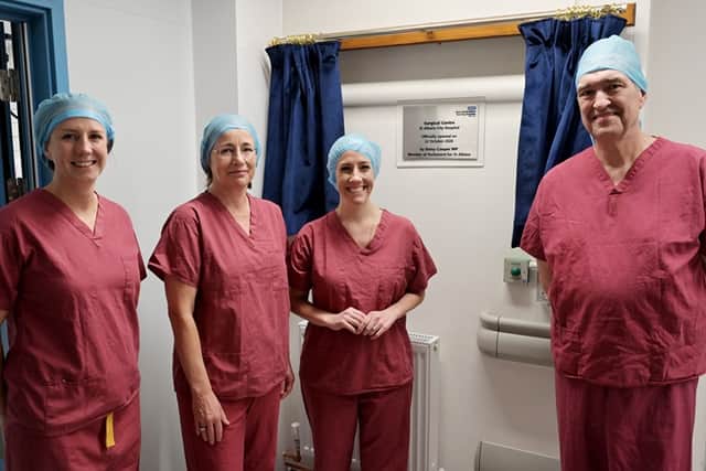 Daisy Cooper MP with Chief Operating Officer, Rachel Thorman (left), West Herts NHS Trust Chair Catherine Dugmore (second left) and Chief Executive Matthew Coats, unveiling the plaque.