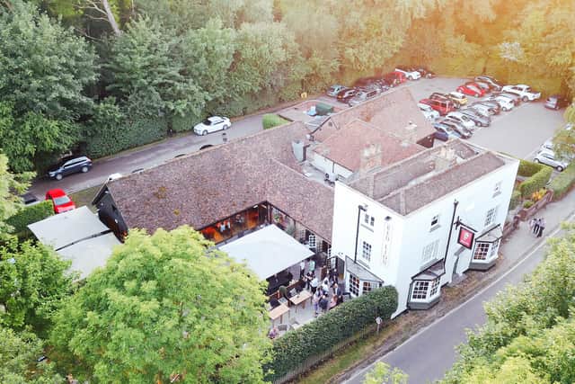 Red Lion, Water End