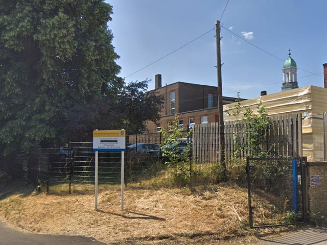 Heath Lane, Hemel Hempstead, HP1 1TX. Grade 5 or above in English and maths GCSEs: 56.7 per cent