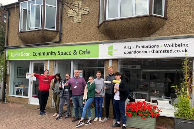 Hemel Hempstead students help give community café a makeover