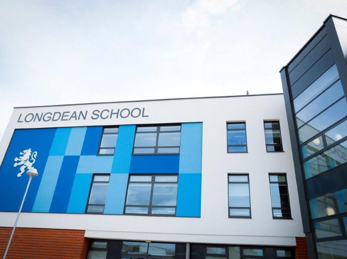 Longdean Longdean School Logo