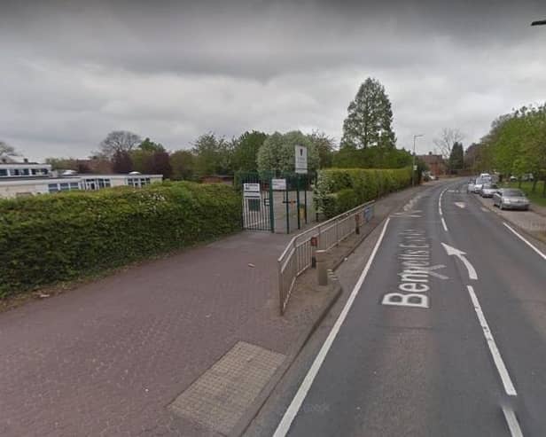 Plans for a pelican crossing outside a primary school on Bennetts End Road in Hemel Hempstead are progressing