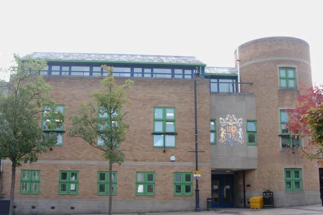 Luton Crown Court
