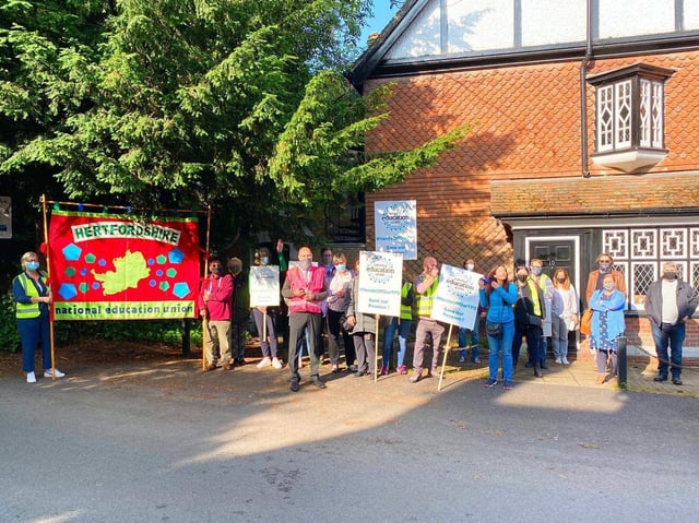 Tring Park Concerns Group support teacher strike over pension scheme