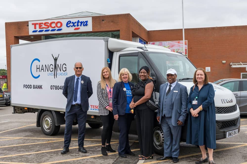 L-R: Steve Rogers (dot com Manager, Hemel Hempstead), Emma Elston (Fleet manager, Tesco), Tricia Glenister (Tesco Community Champion, Hemel Hempstead), Collett McKinley (Changing Lives Forever), Phil McKinley (Changing Lives Forever) and Eileen Cannon (Community Coordinator, FareShare)