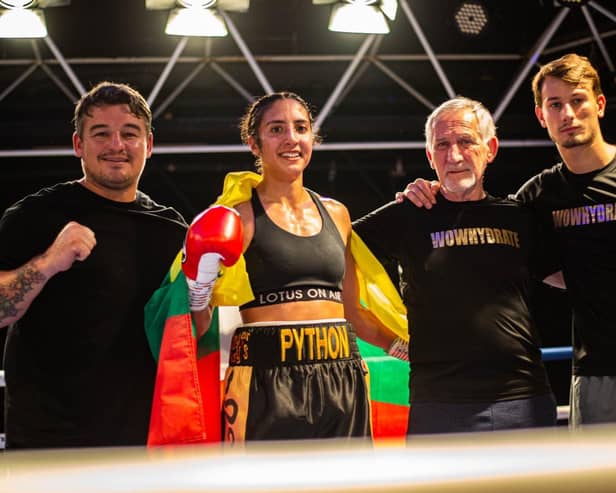Nicola Barke with her team in the ring