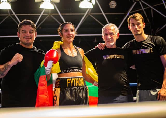 Nicola Barke with her team in the ring