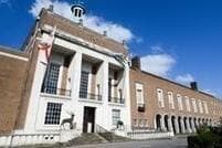 Entscheidung der Hertfordshire-Ratsmitglieder, den Status eines „Council ...