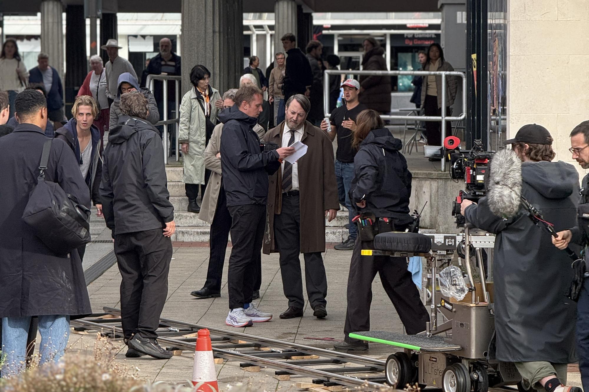 BBC-Star David Mitchell bei Dreharbeiten zur dritten Staffel der ...