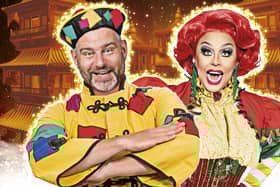 Andy Collins and La Voix in Aladdin