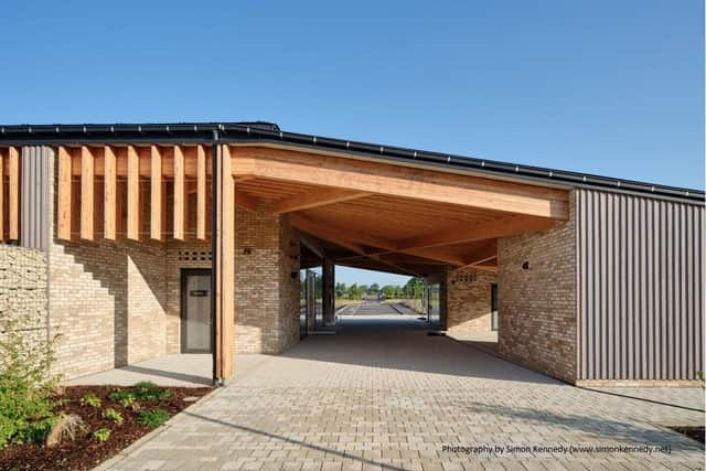 Hemel Hempstead Crematorium, photo by Simon Kennedy