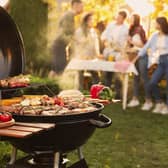 Group of friends having party outdoors. Photo: New Africa  stock.adobe.com