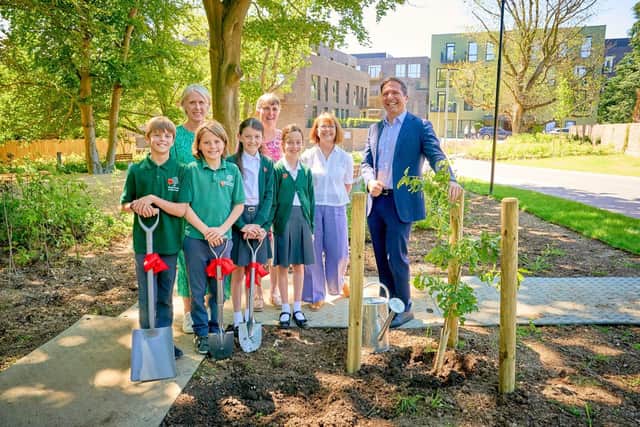 Katharine Ellwood, Elizabeth O'Reilly, Fiona Duck, Gavin Stein & Greenway School Pupils