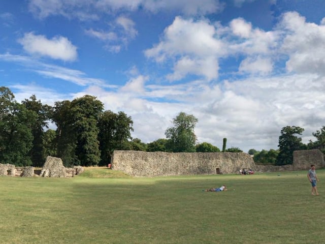 Explore some history this half term at Berkhamsted Castle. With free entry, everyone can enjoy an afternoon at the remains of a strong and important motte-and-bailey castle dating from the 11th to 15th centuries.
For all ages