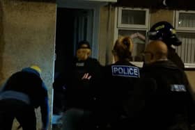 Police raid houses in Luton
