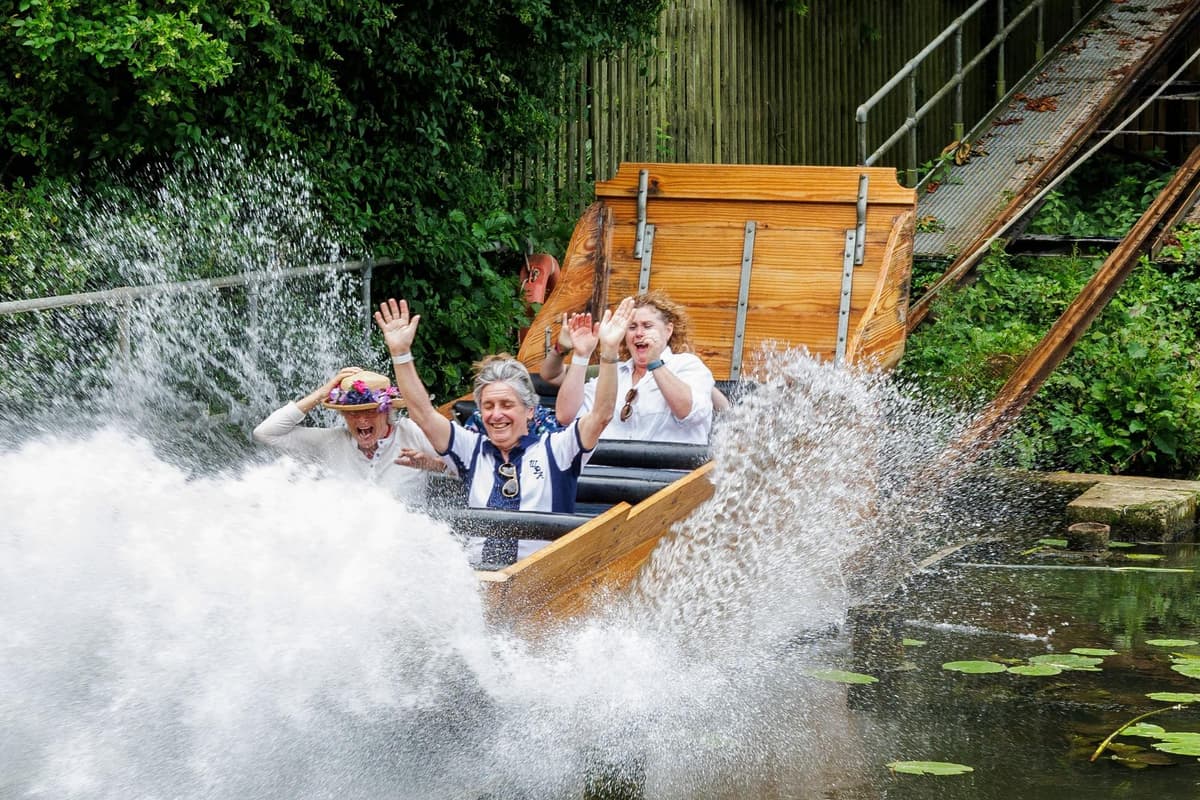 Win Wicksteed Park wristbands for a family of four