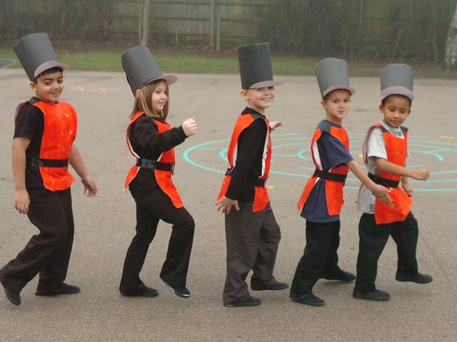 Soldiers at Yewtree School, Hemel Hempstead