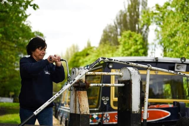 If you are interested in volunteering with Waterways Experiences, or if you would like to find out what other volunteering opportunities there are in the area, get in touch