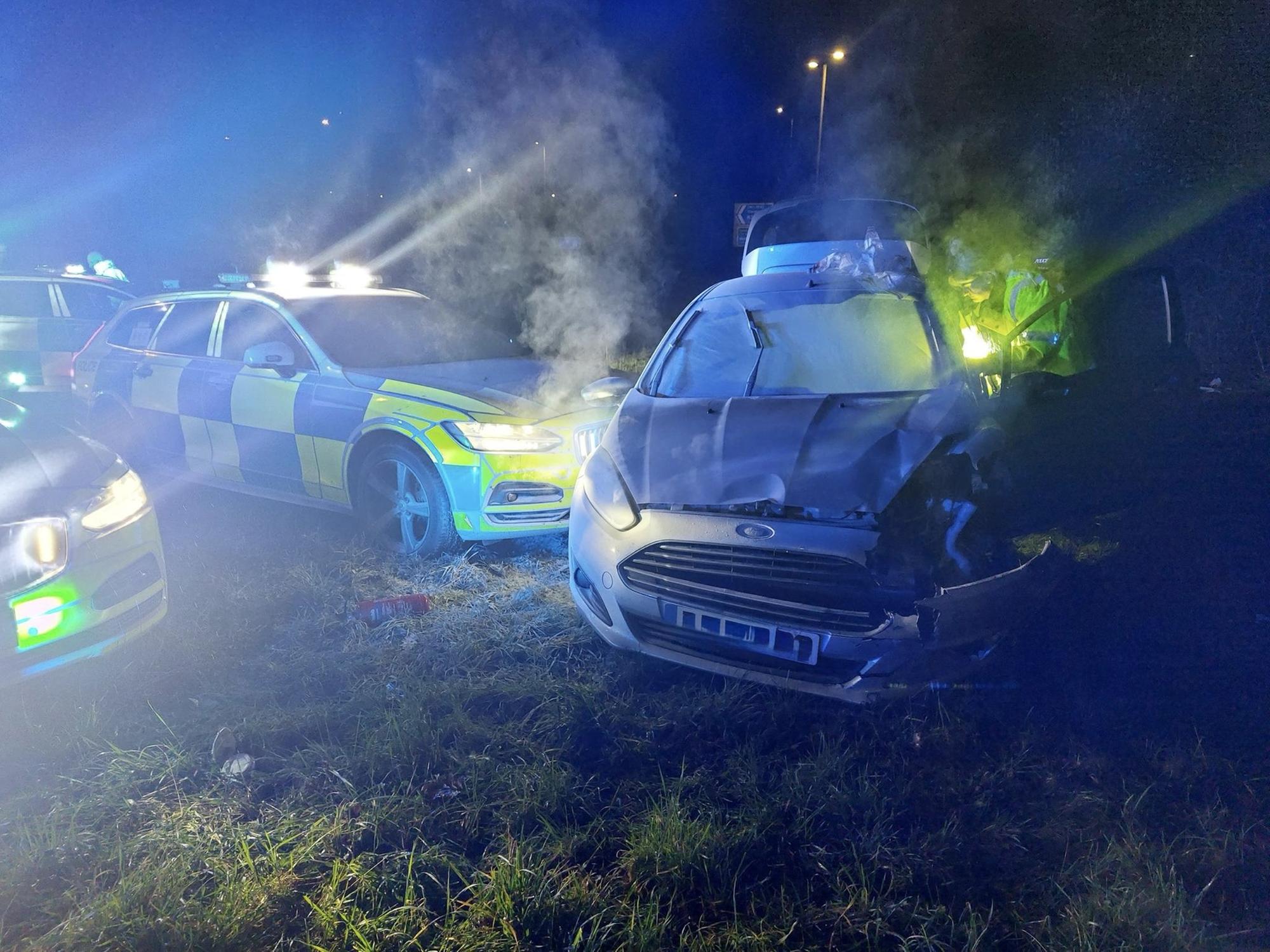 Driver crashes in Hemel Hempstead after driving on wrong side of road ...