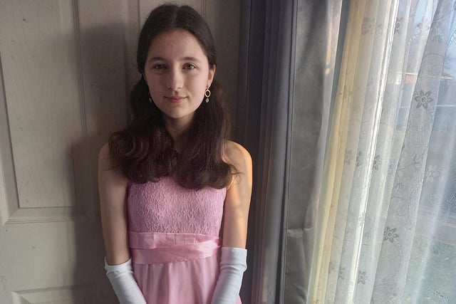 15-year-old Ella dressed as Daphne Basset from the Netflix series Bridgeton
