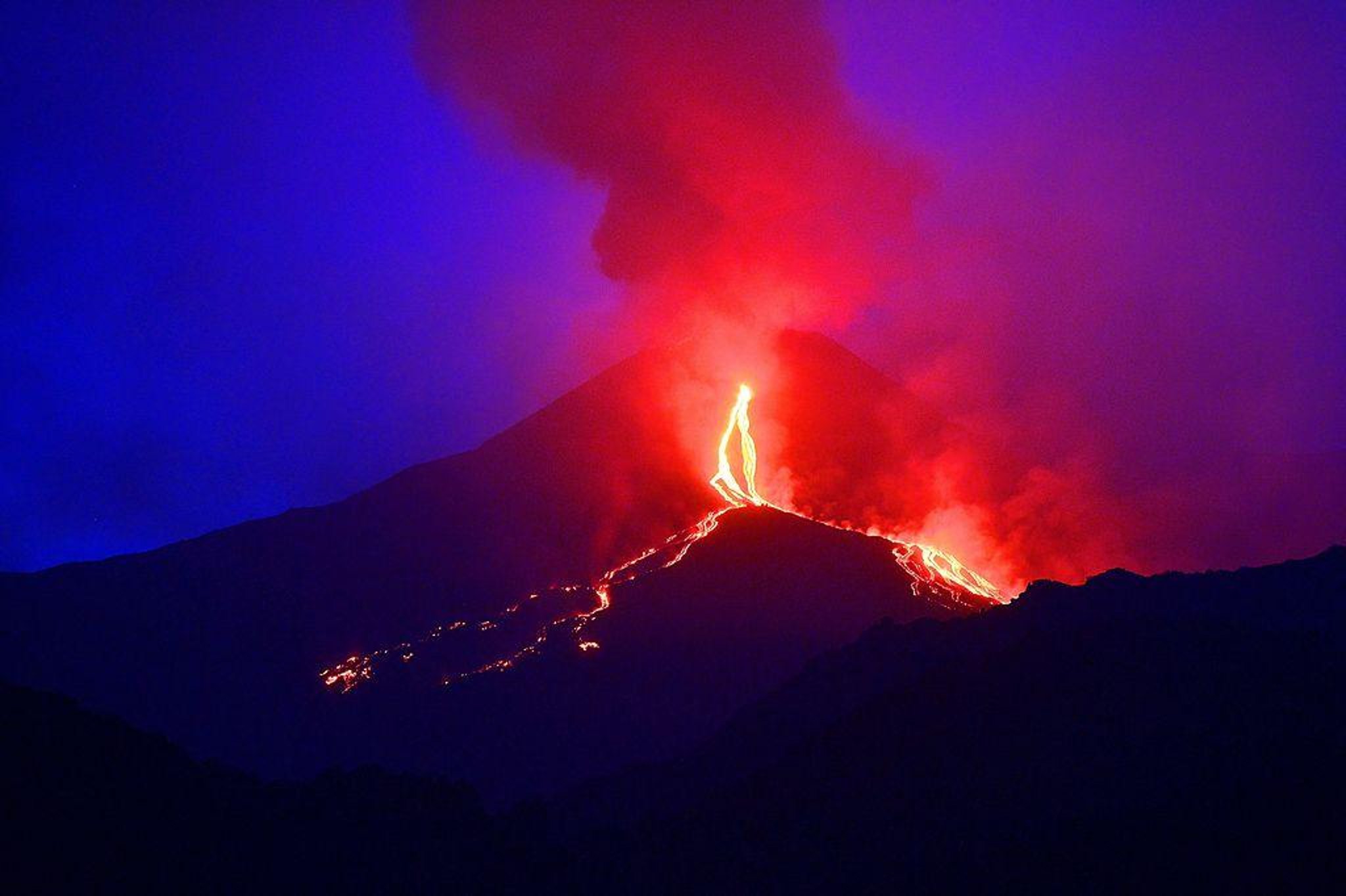 Mount Etna eruption: where is the volcano, how does it ...