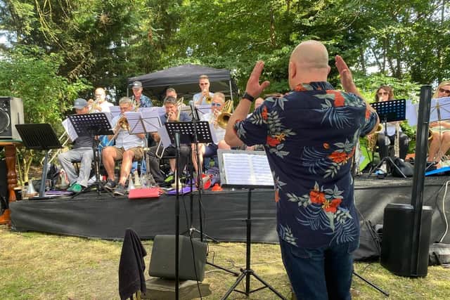 Big Band Day held at Three Tuns pub in Apsley to raise funds for Mount Vernon Cancer Centre