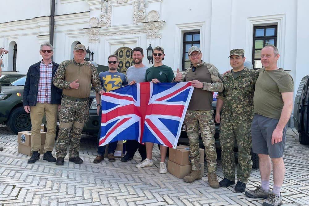 David and the team meet Ukrainian soldiers.