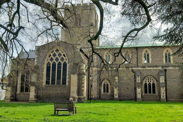 Stroll around historic Berkhamsted while chatting about our latest book pick!