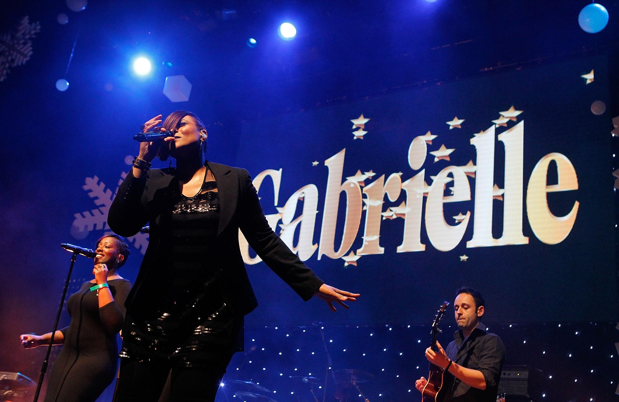 Singer with two UK number ones announced as Saturday headliner for ...