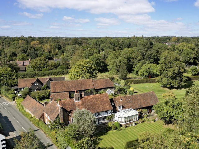 Originally the house would have served as the farmhouse for one of the larger farms in the area. Descendants of US President Jimmy Carter also once owned The Palm Farm and extensively farmed the local area