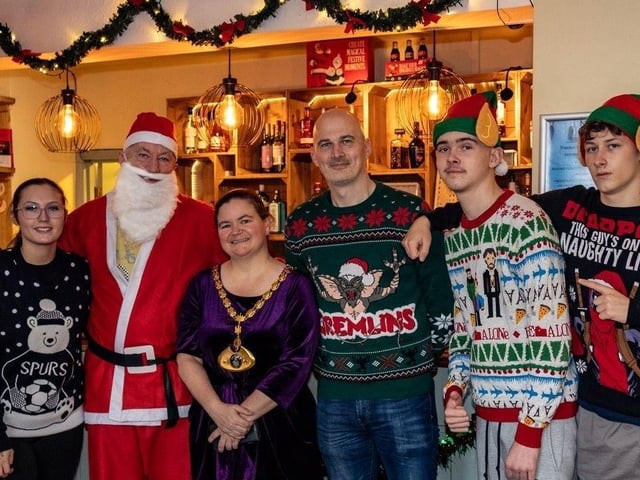 Mayoress Catherine with Santa and Sponsor and Organisers