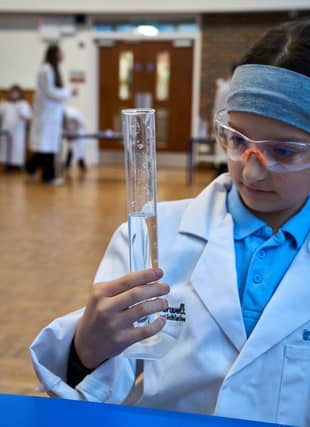 Henkel's educational programme Forscherwelt at Maple Grove Primary School