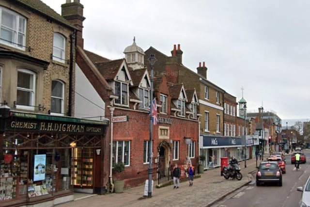 The least deprived neighbourhood was Berkhamsted Town. Of the 2894 households in this area, 65.2% were not deprived.
The area is the 89th least deprived neighbourhood in England.
