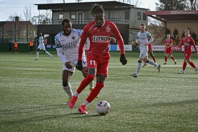 Debutant Nana Owusu in action for Hemel against Havant. Photo: Hemel Hempstead Town FC.