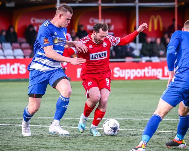 Joe Iaciofano in action against Aveley. Photo: HHTFC.