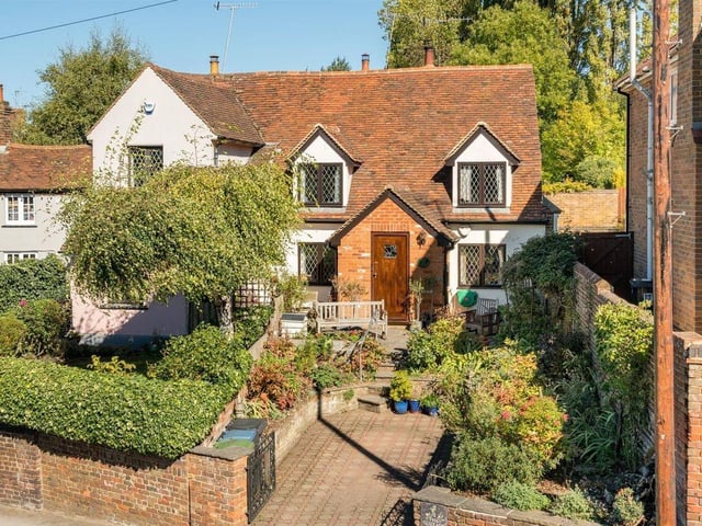 This cosy character cottage is nestled in the pretty Hertfordshire village of Boxmoor