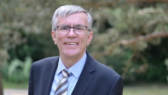 Der Bezirksrat von Hertfordshire bestätigt die kontroverse Debatte über ...