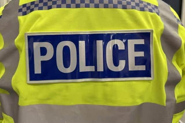 Police said the discovery of a suspicious item in Kings Langley was not linked to a similar incident on the same day in Tring