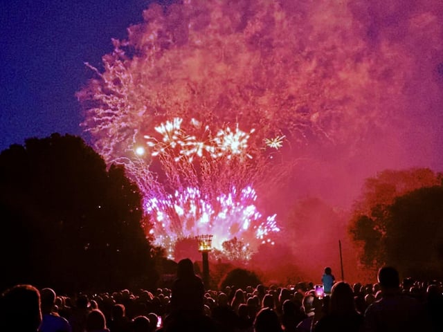 Jubilee fireworks in Bovingdon from by Dacorum company, Fantastic Fireworks.