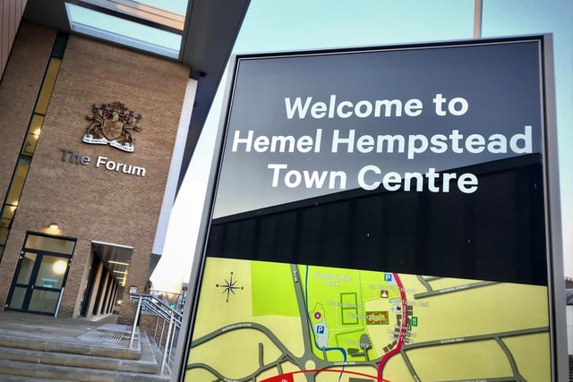 Hemel Hempstead will have an electorate of roughly 70,496.
The constituency will cover Hemel Hempstead, Bovingdon, Chipperfield and Flaunden.
Markyate and Flamstead will move into the new Harpenden and Berkhamsted seat.
(The Forum, Hemel Hempstead. Credit: Will Durrant/LDRS)