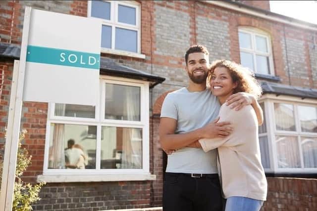 Online estate agent Rightmove says its latest analysis showed it was taking more than four months from the time an offer was accepted until completion. (Picture: Getty)
