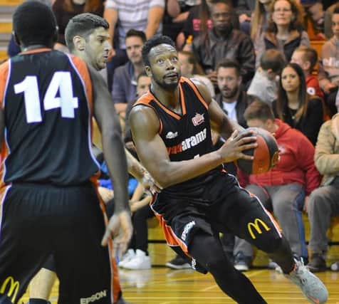 Dave Ajumobi displayed superb individual defence against Worthing Thunder on Saturday (Picture by Lin Titmuss).